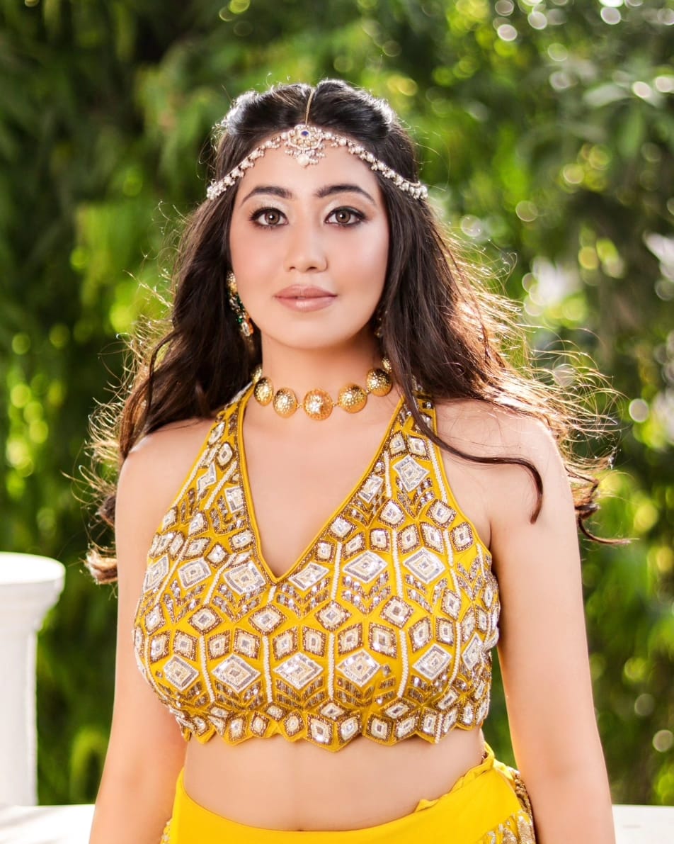 Hammered Gold Classic Necklaces