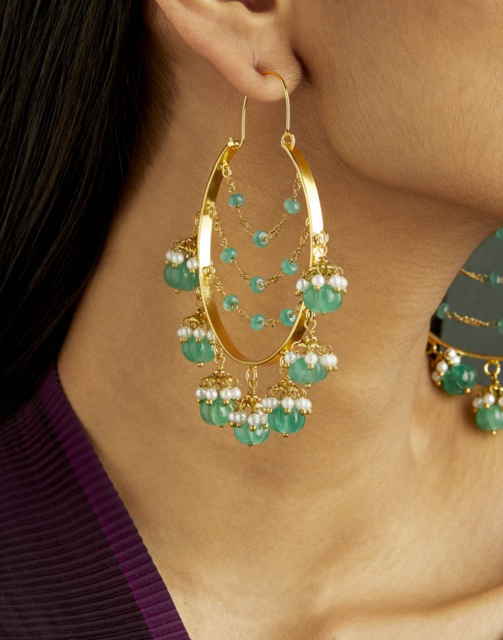Emerald with chain