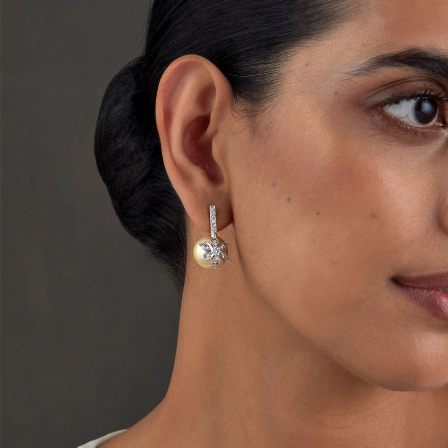 Moira pearl earrings