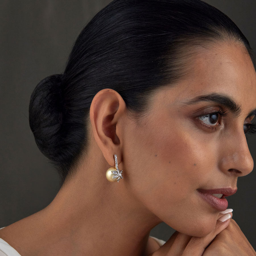 Moira pearl earrings