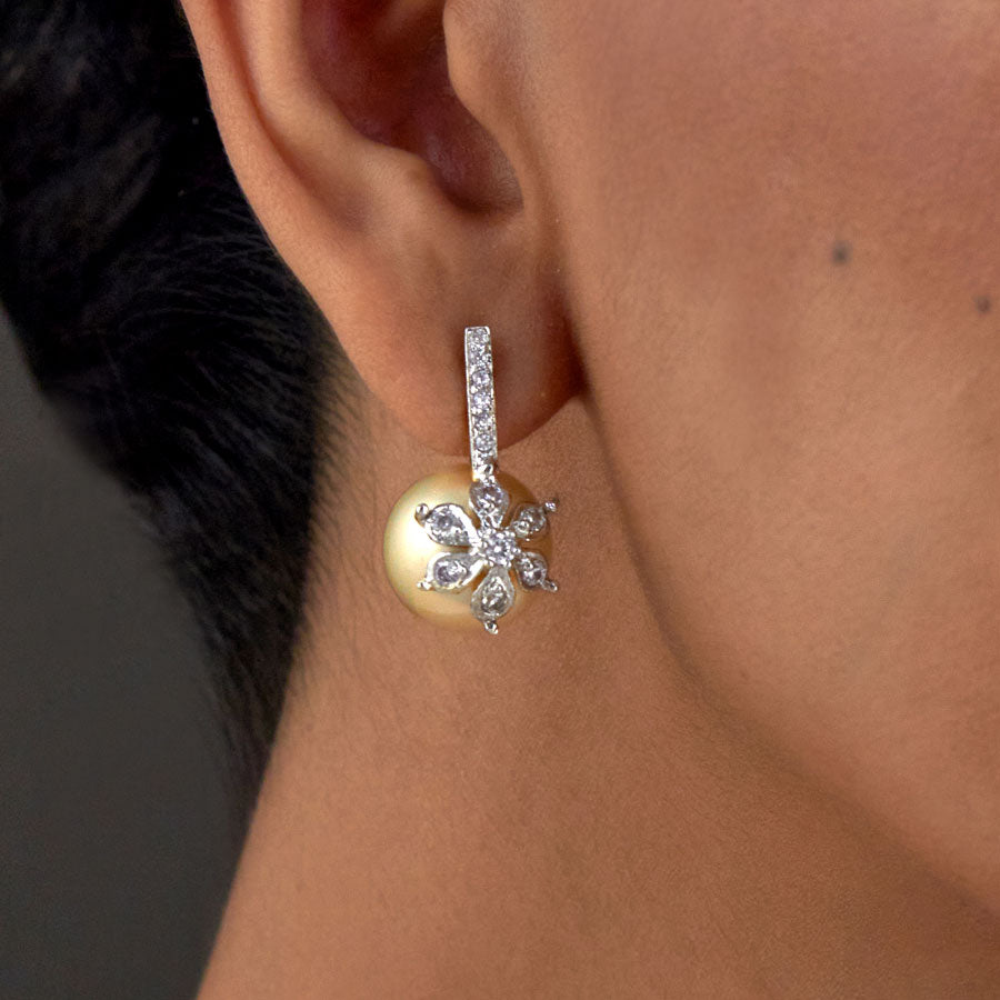 Moira pearl earrings