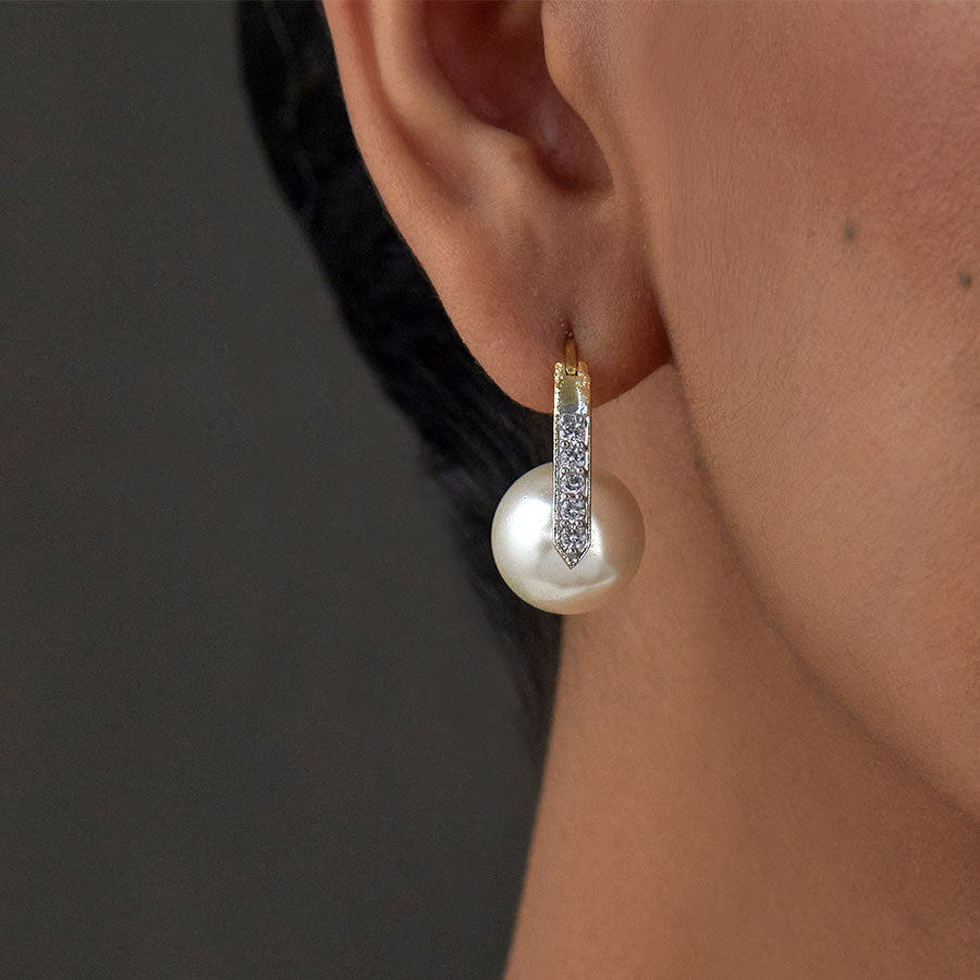 Moira pearl earrings