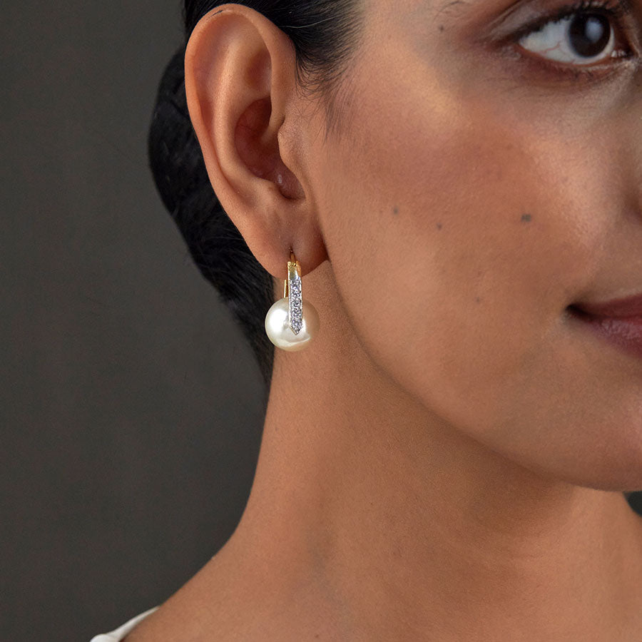 Moira pearl earrings