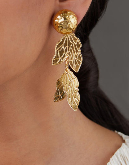 Hammered Earstuds With Wings