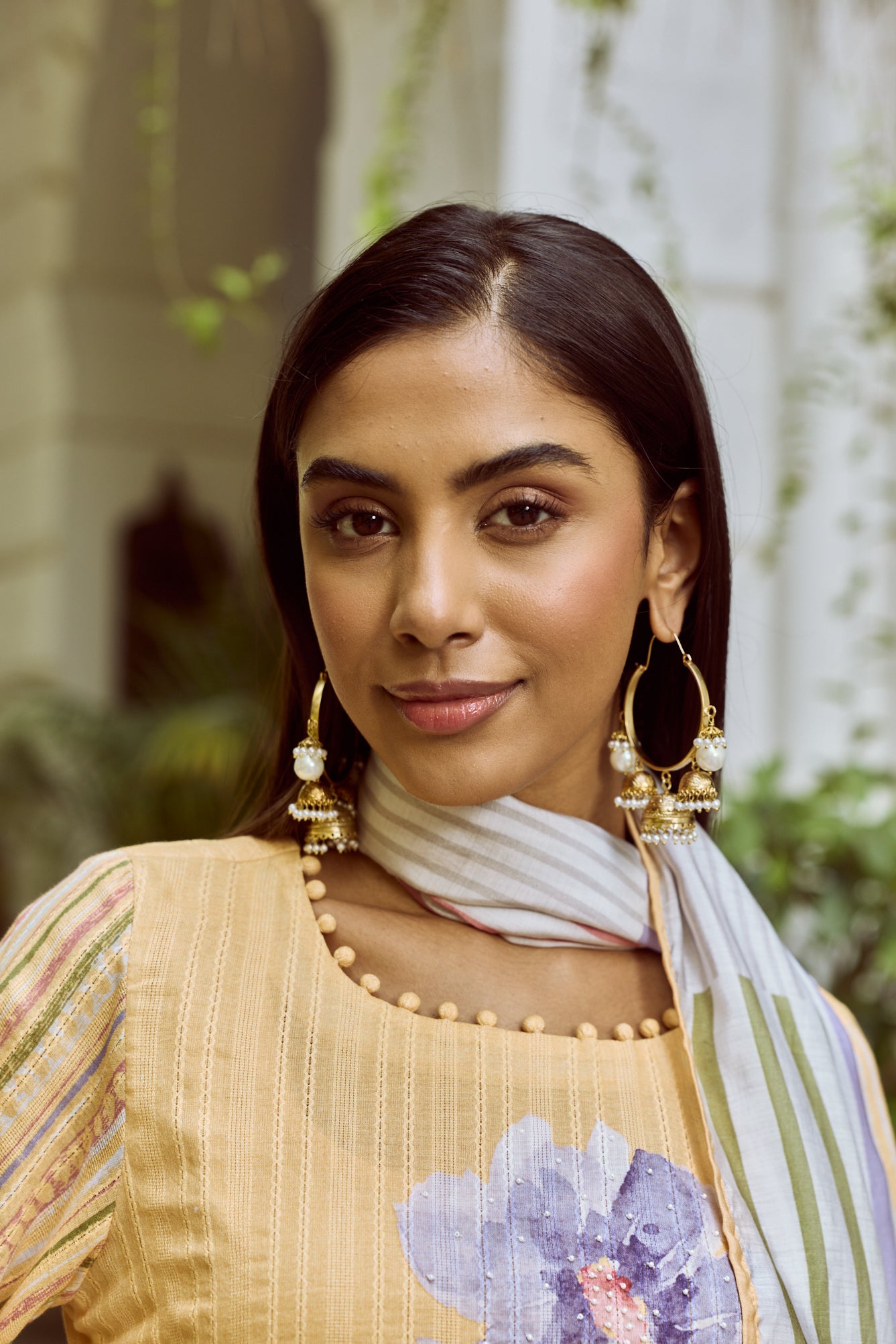 Hoop With 3 Golden Jhumki