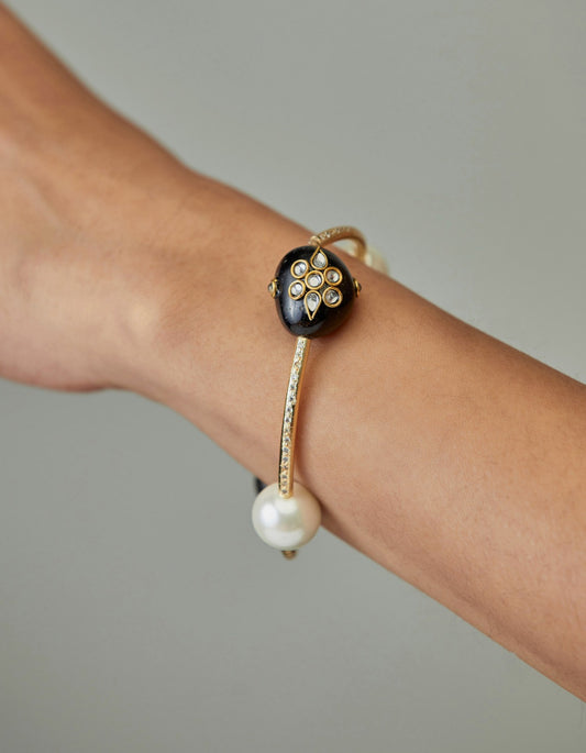 Black Pearl Pipe Bracelet
